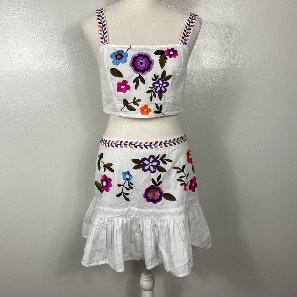 Anthropologie Mahila Floral Embroidered top and Mini Skirt set Sz S - Picture 2 of 11